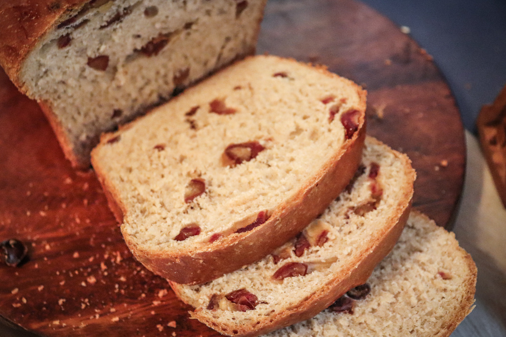 cinnamon date bread