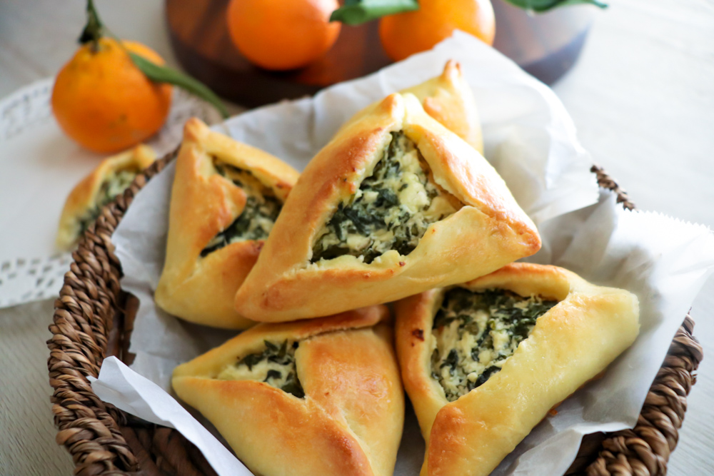 Spinach Cheese Fatayer - Aromatic Dishes